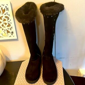 Bearpaw black suede tall boot. size8
